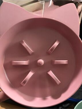 Slow-Feed Cat Bowl in Pink with Anti-Gulp Design